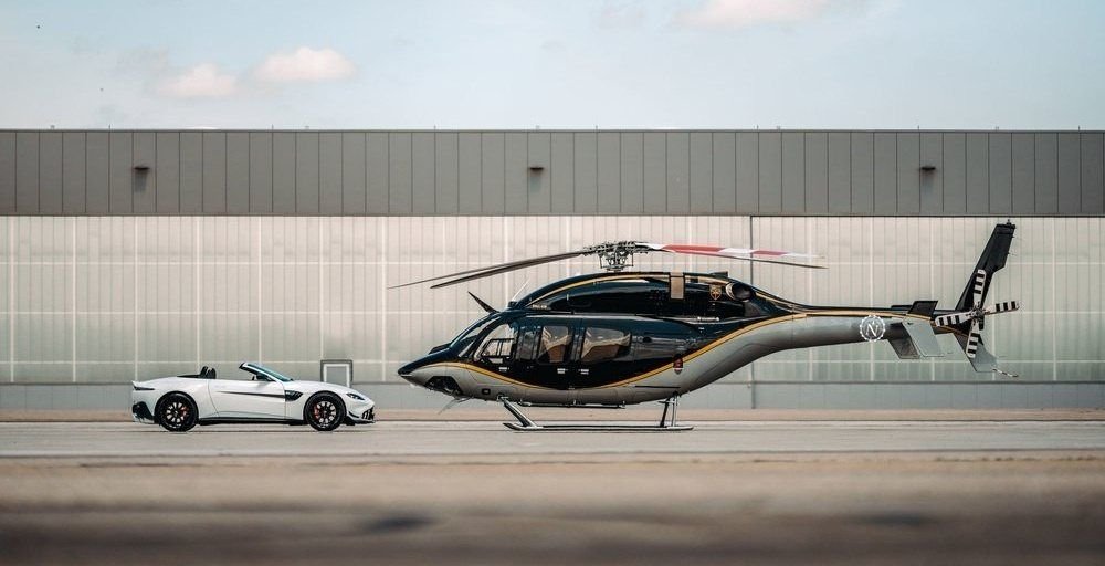 Bell 429 aux couleurs Northelicopter devant un hangar
